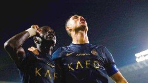 Sadio-Mane-dan-Cristiano-Ronaldo-selebrasi-setelah-cetak-gol-ke-gawang-Al-Ettifaq.jpg
