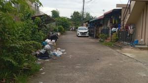 Sampah-di-komplek-10-hari.jpg