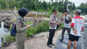 Satpol-PP-Lingga-ke-tambak-udang-Lingga.jpg