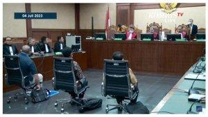 Sidang-Johnny-G-Plate.jpg