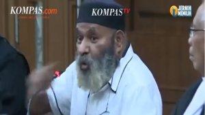 Sidang-Lukas-Enembe-di-PN-Jakarta-Pusat-cuakks.jpg