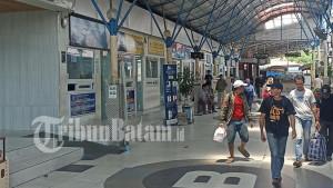 Suasana-pelabuhan-Tanjung-Balai-Karimun-hari-Minggu-5-Oktober-2025.jpg