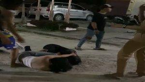Viral-di-Karimun-dua-wanita-seksi-adu-jotos-hingga-berguling-di-tanah.jpg