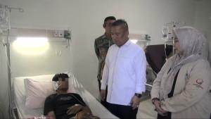 Wagub-jenguk-pasien.jpg