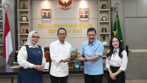 amsakar-li-claudia1.jpg