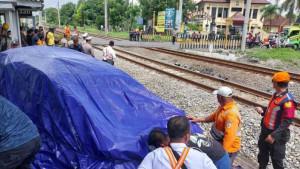 kecelakaan_mobil_ditabrak_kereta_api_di_sleman_04112025.jpg