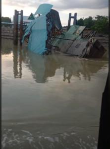 pelabuhan-selat-beliah-ambruk.jpg