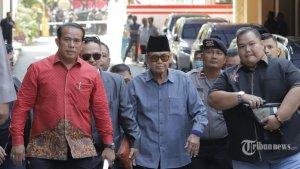 pimpinan-pondok-pesantren-al-zaytun.jpg