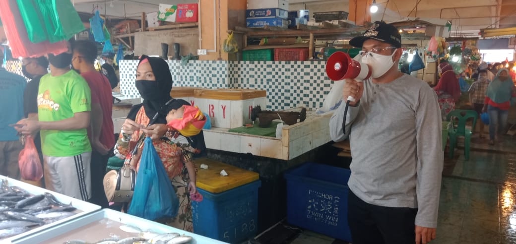 Warganya Masih Banyak Tak Pakai Masker saat di Luar Rumah, Camat Sagulung Batam Turun Tangan