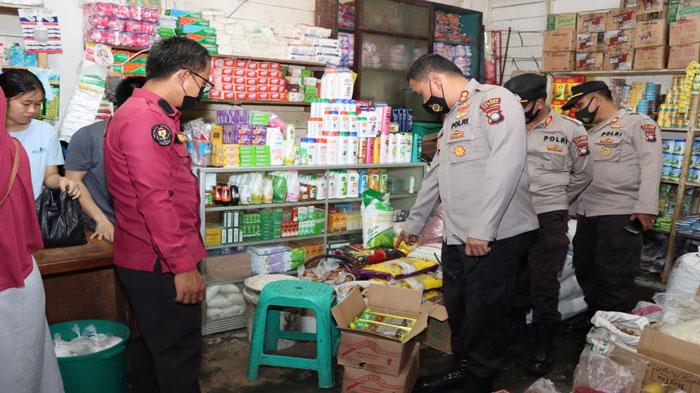 Kapolres Natuna Cek Stok dan Harga Sembako H-1 Puasa Ramadhan 2022, Minyak Goreng Aman