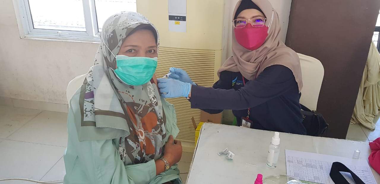 0305vaksinasi-corona-di-kepri.jpg