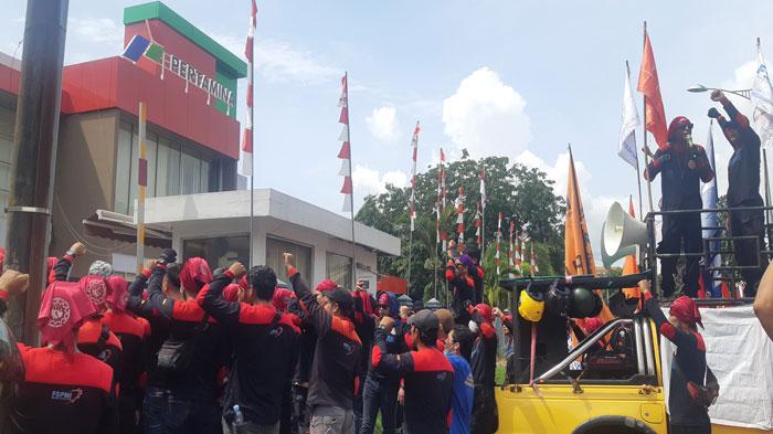 0609demo-tolak-kenaikan-bbm-di-Batam.jpg