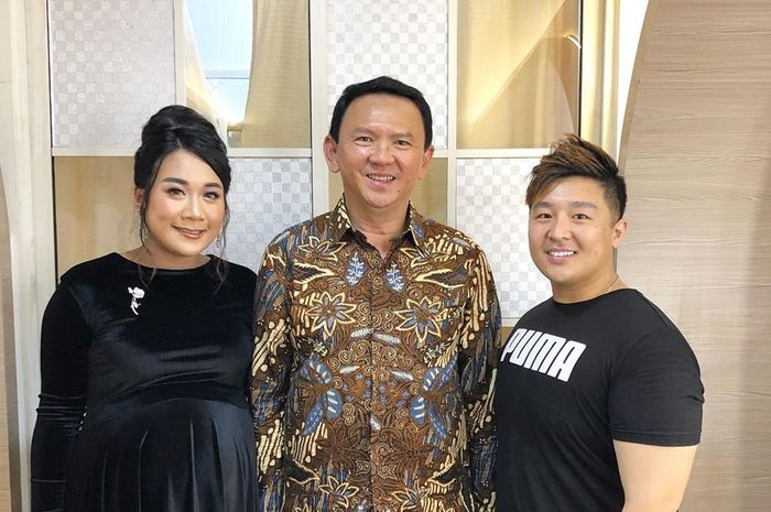 Puput Nastiti Devi Istri Ahok BTP Tampil Cantik Pakai Gaun Hitam dan Perut Buncit, Maternity Shoot?