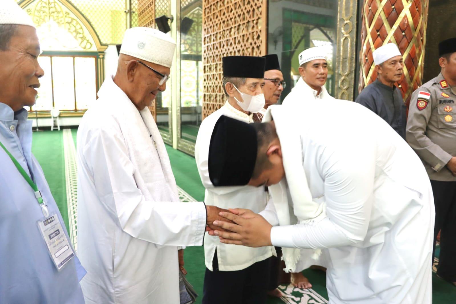 Begini Pesan Bupati Bintan Roby Kurniawan Saat Jadi Khatib Salat Idulfitri