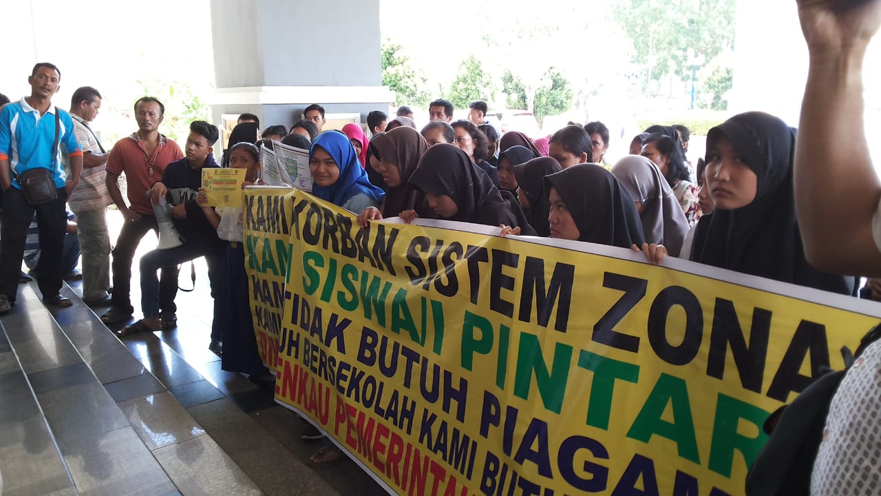 12072019demo-siswa.jpg