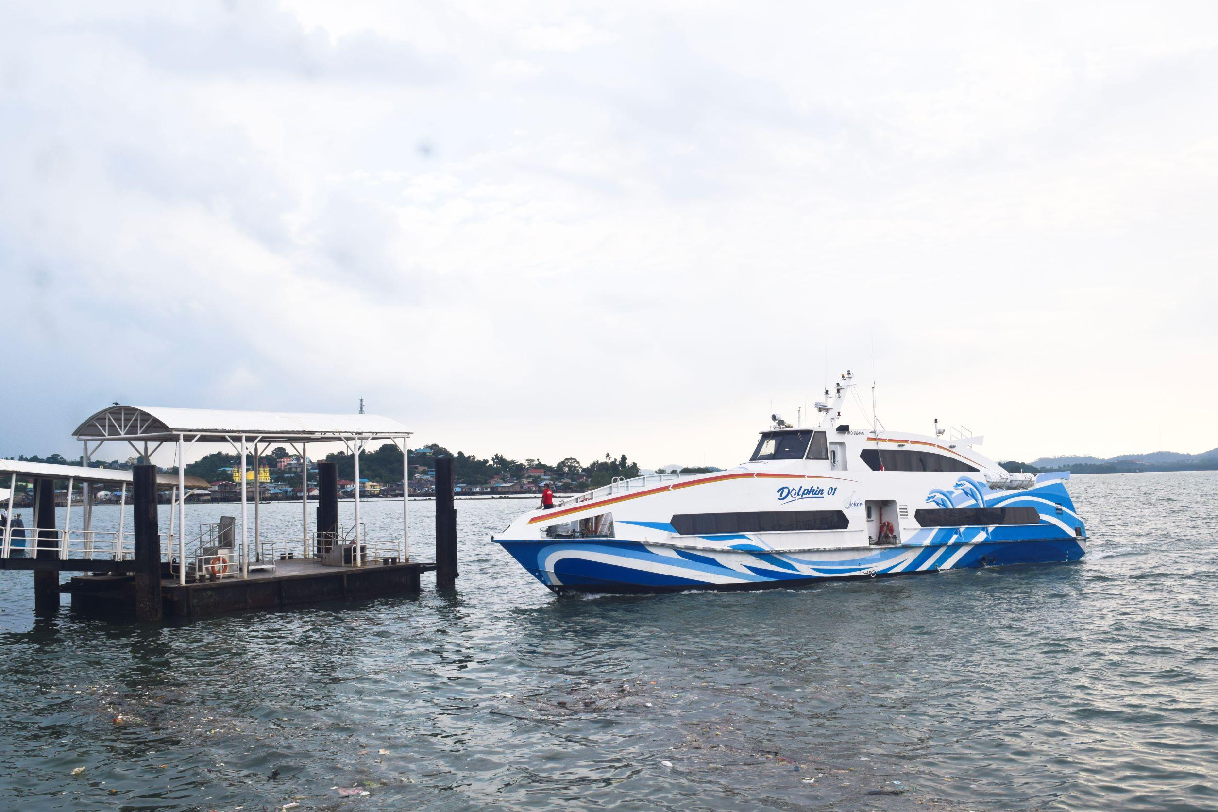 15052023kapal-ferry-dolphin.jpg