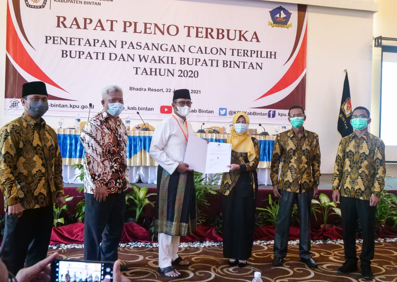 Sah, KPU Bintan Tetapkan Apri Sujadi-Roby Kurniawan Jadi Bupati dan Wakil Bupati Terpilih