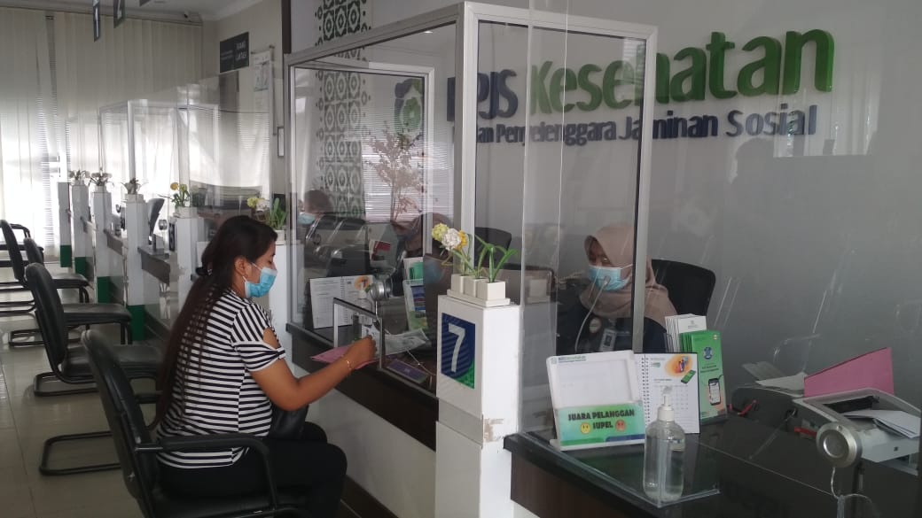 22102020_pelayanan-di-bpjs-kesehatan-kantor-cabang-batam-di-masa-pandemi-covid-19.jpg