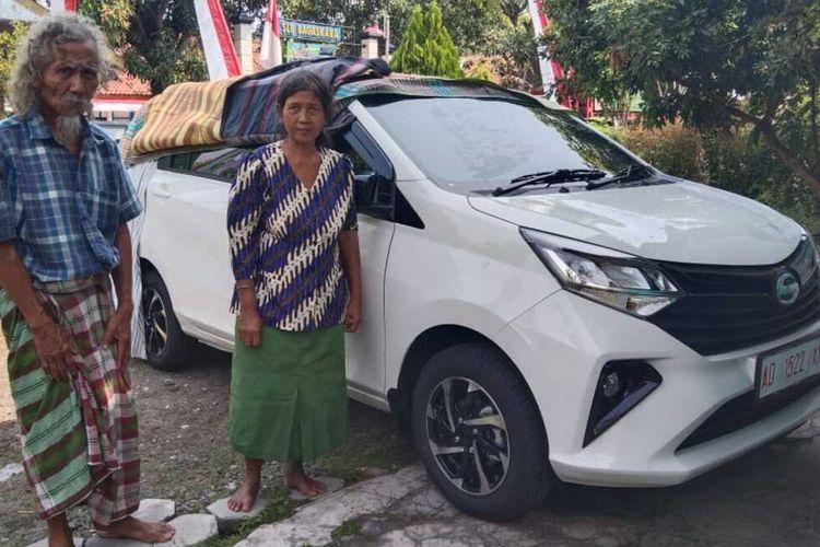 23082022-kakek-pembeli-mobil-cash.jpg