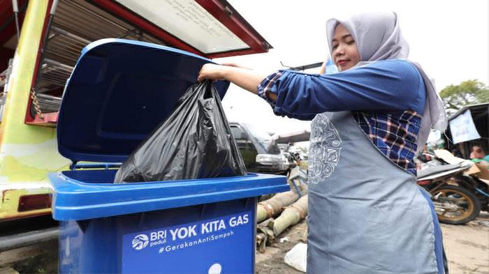 BRI Peduli Sasar Pengelolaan Sampah Terpadu di Pasar Kesesi Pekalongan