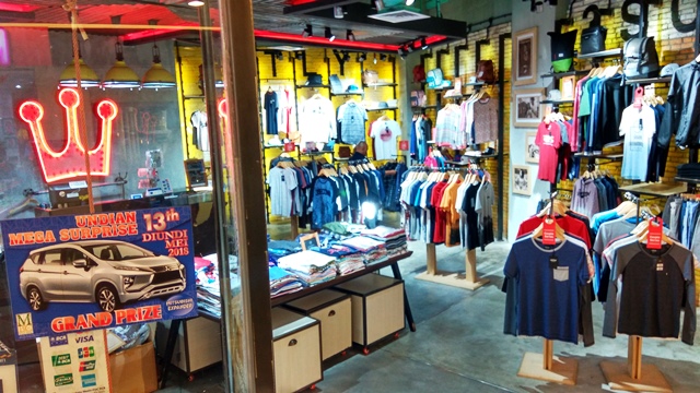 SAMBUT Valentine, Toko Busana 3 Second Mega Mall Datangkan 3 Artis dan Beri Promo Menarik