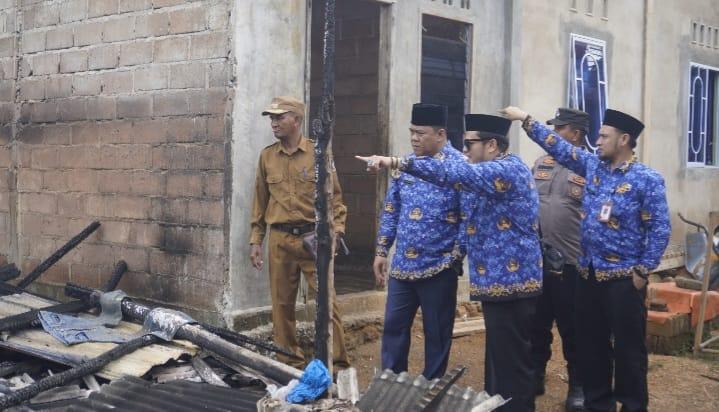 Pemkab Bintan Salurkan Bantuan bagi Korban Kebakaran di Desa Kelong, Ada 7 Rumah Terdampak