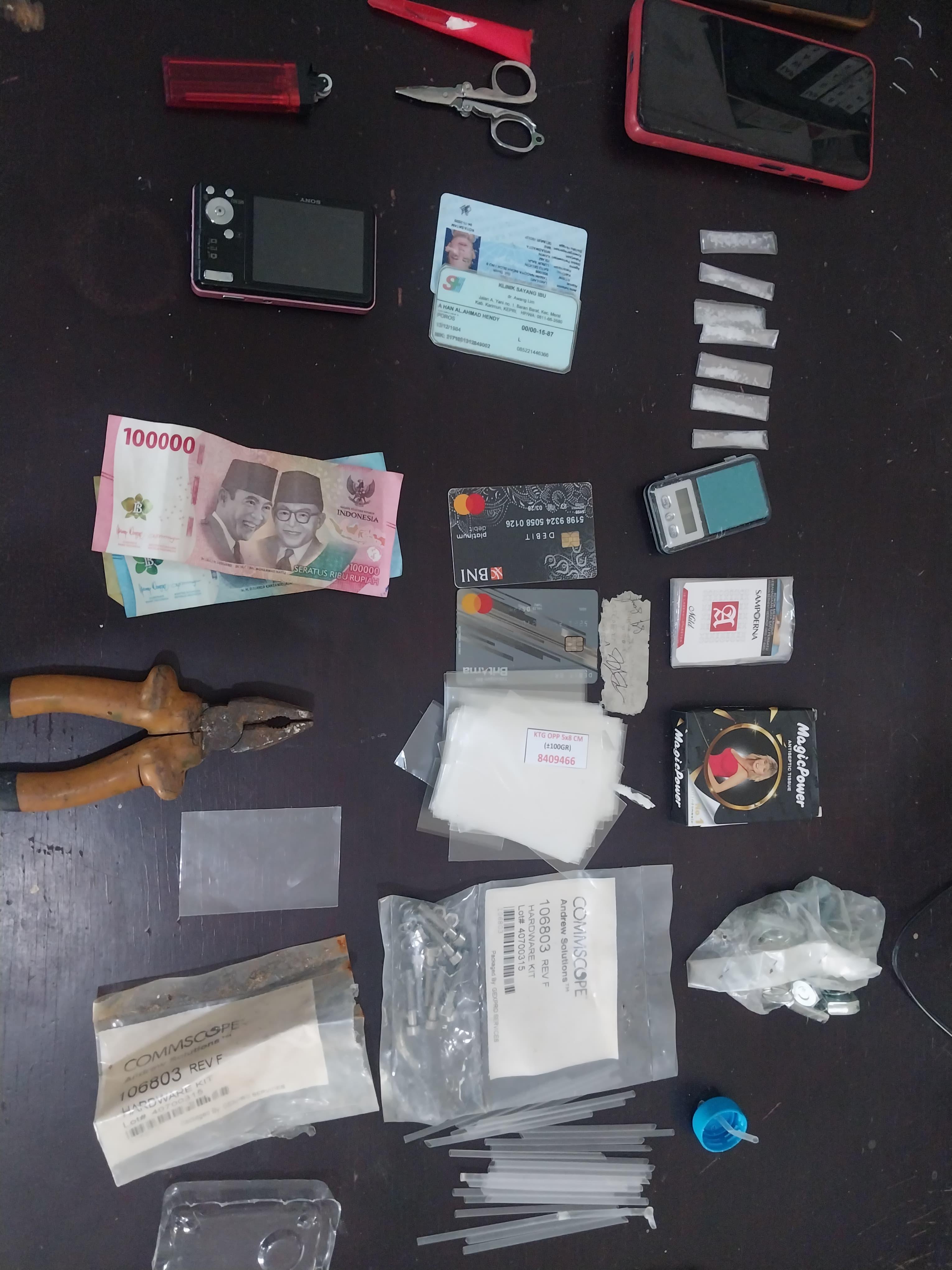 Barang-bukti-narkoba-yang-diamankan-warga.jpg