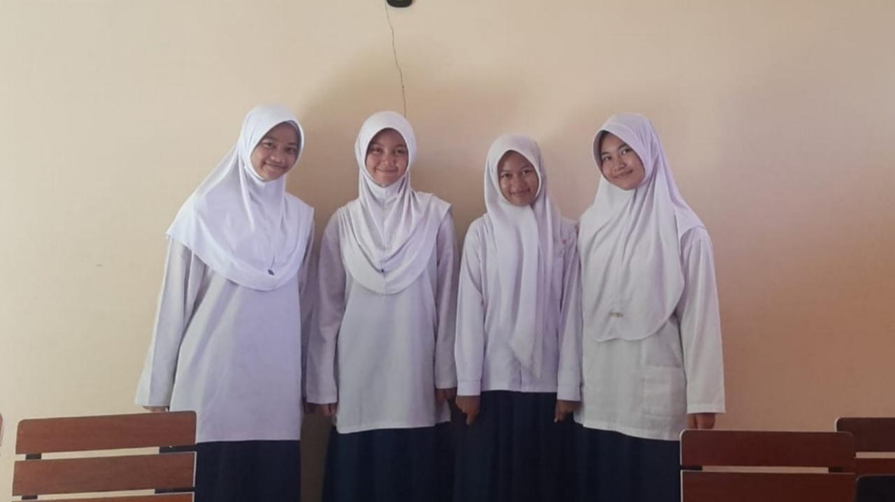 Empat-siswa-Mts-Negeri-Lingga-Kepri-juara-OBA-ke-8.jpg