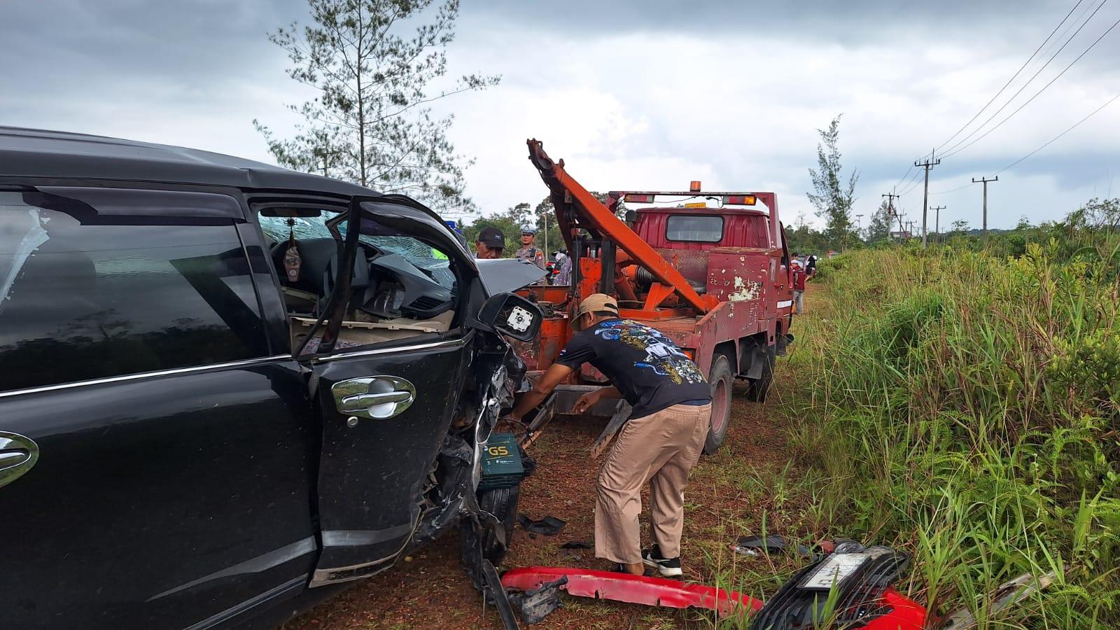 Evakuasi-mobil-ke-kantor-Satlantas-Polres-Bintan-6668.jpg