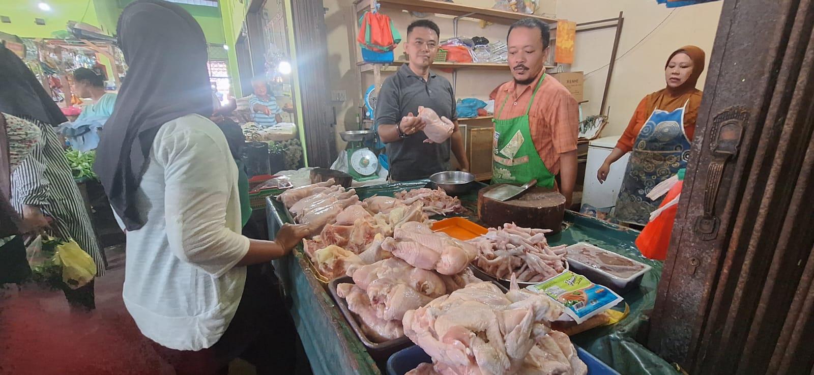 Harga Ayam Potong di Pasar Barek Motor Bintan Turun Rp2 Ribu per Kg, Ini Kata Disperindag