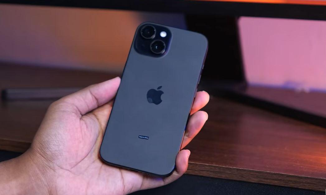 Ilustrasi-iPhone-15-dengan-desain-mate.jpg