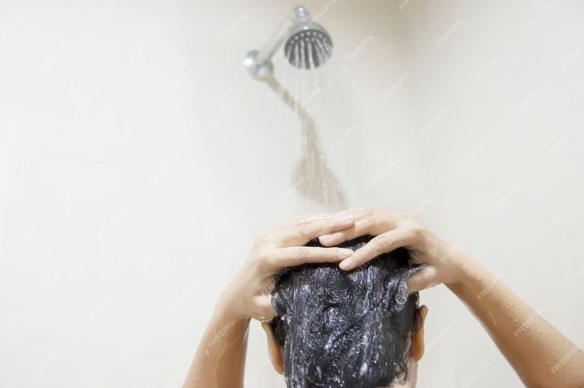 Ilustrasi-orang-mandi.jpg