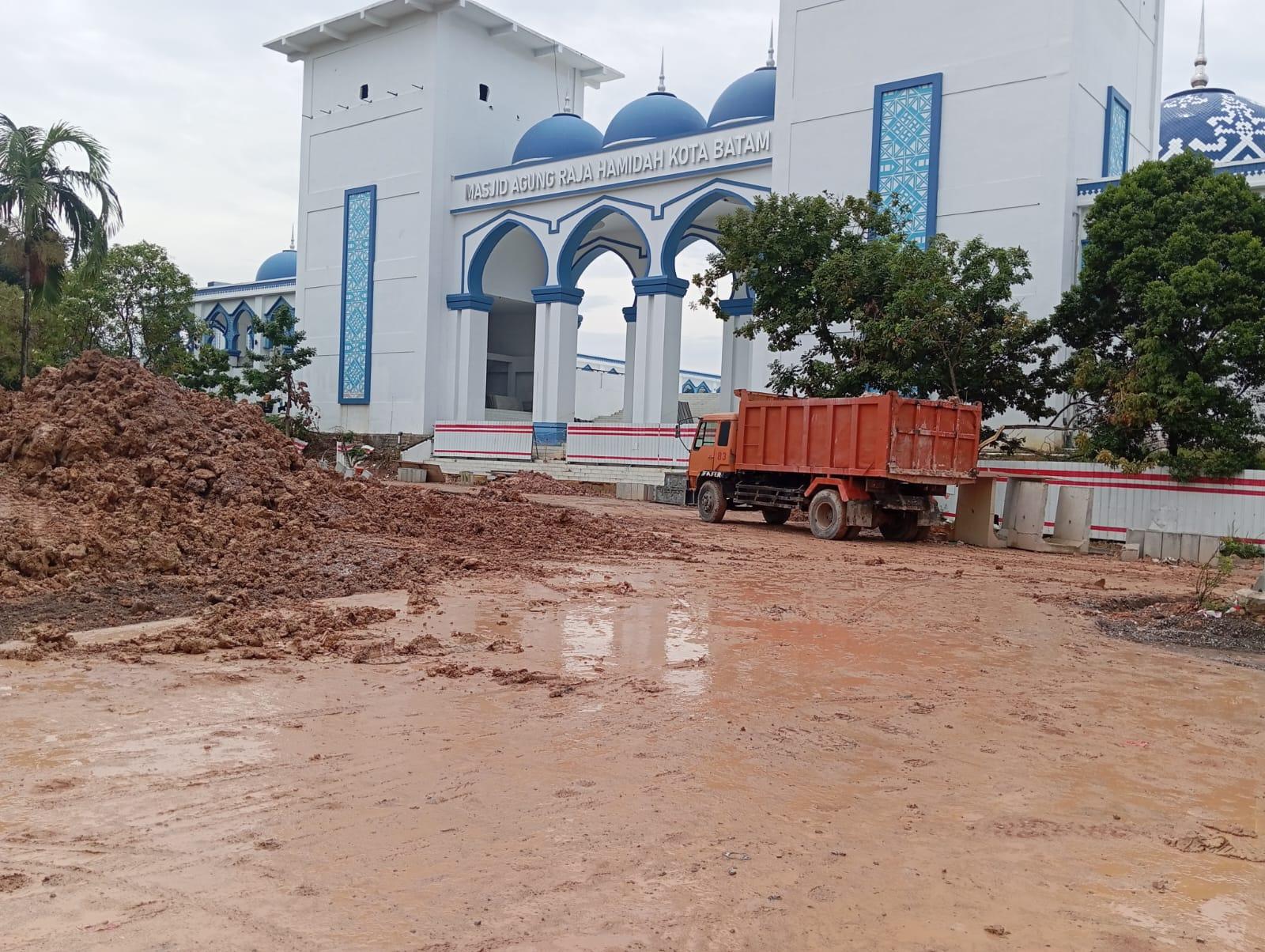 DPRD Batam Minta Kontraktor Proyek Jalan Dekat Kantor Wakil Rakyat Perhatikan Kepentingan Umum