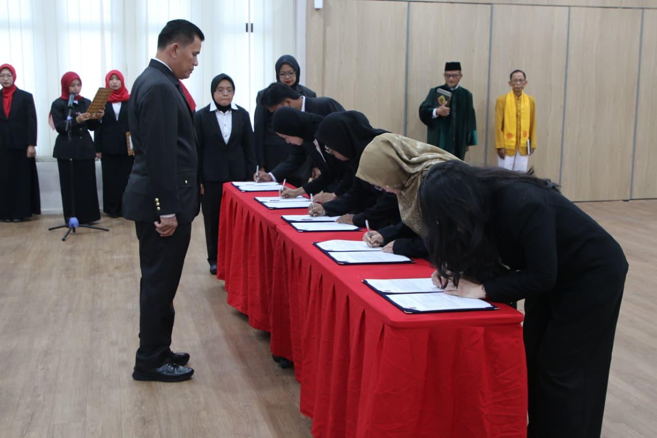 Kanwil-Kemenkum-Kepri-Gelar-Pengambilan-Sumpah-Kewarganegaraan-dan-Pelantikan-Notaris-Pengganti.jpg