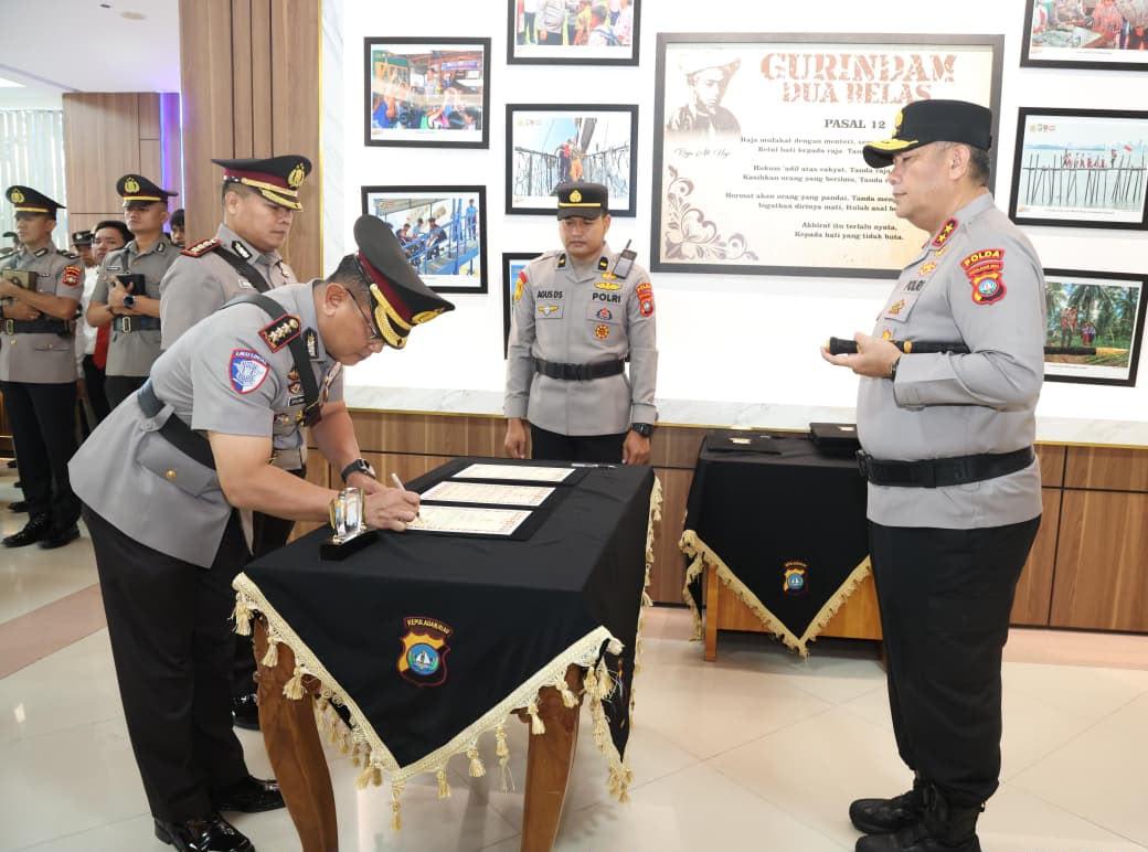 Sertijab Delapan PJU Polda Kepri, Kapolda Titip Pesan Khusus, Minta Pahami Karakter Wilayah Perairan - Tribunbatam.id
