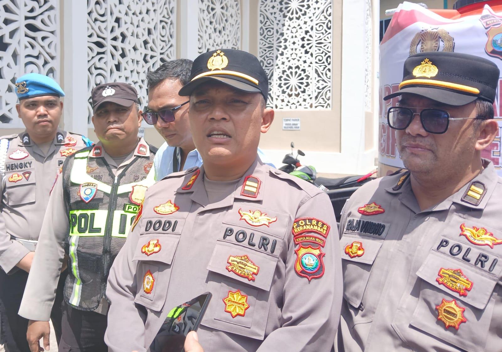Kapolsek-Siantan-soal-aksi-awak-KM-Surya-6-tepergok-warga-cklxvns.jpg