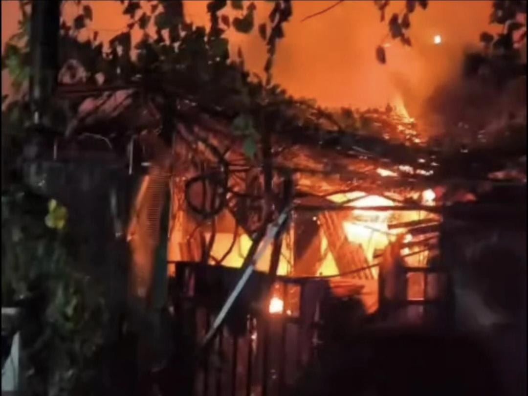 Kebakaran-rumah-di-Permata-Asri.jpg