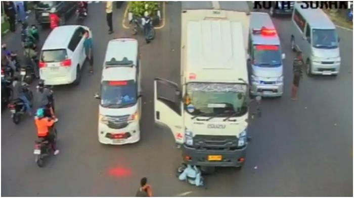 Kecelakaan-maut-terjadi-di-simpang-tugu-Wisnu-Manahan-Solo-pada-Selasa-2142026-sore.jpg