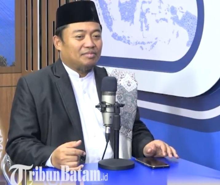 Ketua-MUI-Kota-Batam-Ustaz-KH-Luqman-Rifai-soal-Lailatul-Qadar.jpg