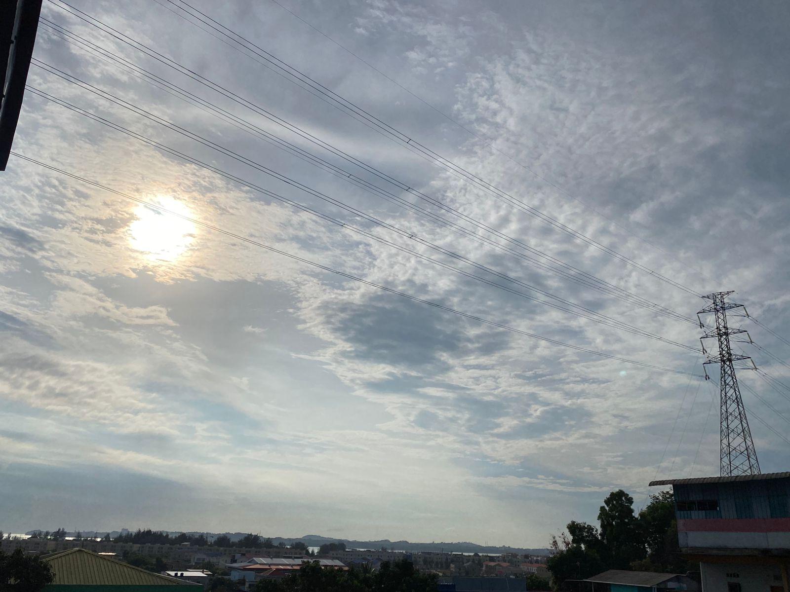 Badan Meteorologi BMKG Hang Nadim Rilis Peringatan Dini Cuaca Ekstrem di Batam