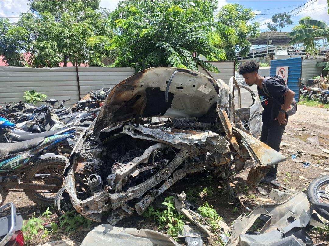 Mobil-brio-kebakar.jpg