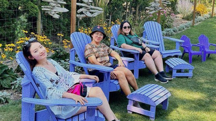 Potret Liburan Natasha Wilona ke Harrison Hot Springs bareng Mama dan Kakak