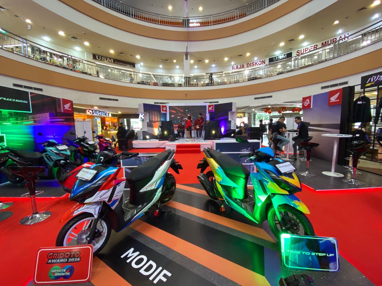 New-Honda-Vario-125-varian-Street-produk-terbaru-yang-di-launching-di-Atrium-Panbil-Mall.jpg