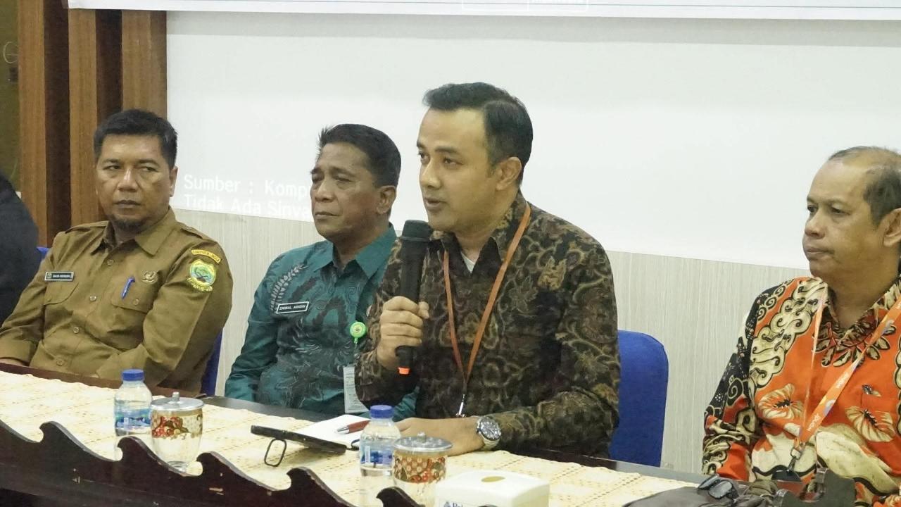 OJK Kepri Ingatkan Warga Lingga Waspadai Pinjol Ilegal, Jangan Sampai Terjerat Utang Berlapis - Tribunbatam.id