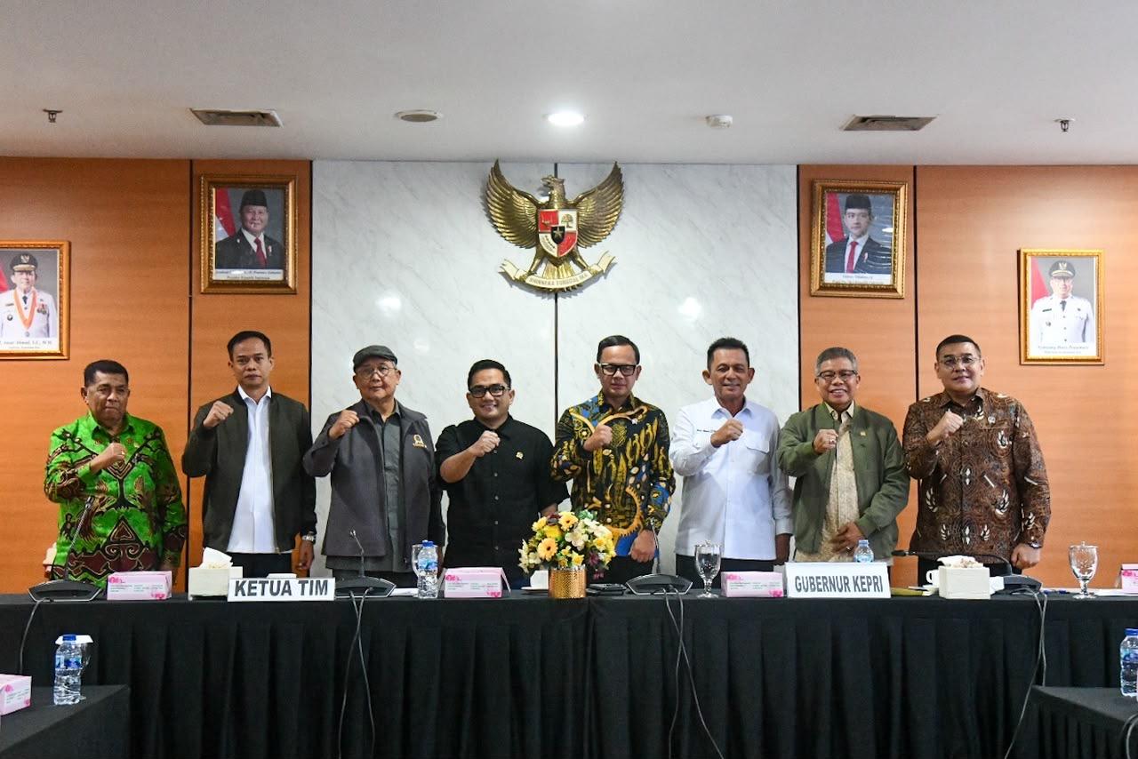 Terima Komisi II DPR RI, Gubernur Ansar Pastikan Program Nasional Berjalan Baik - Tribunbatam.id