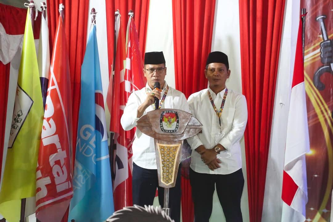 Paslon-bupafi-dan-wakil-bupati-Anambas-terpilih.jpg
