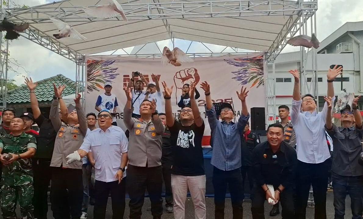 Pelepasan-Burung-Mayday.jpg