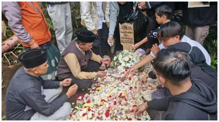 Pemakaman-Aipda-Anumerta-Hendra-Kurniawan.jpg