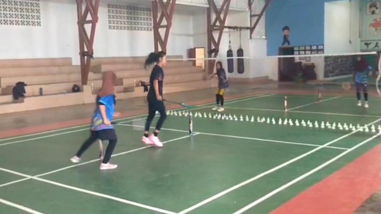 Pemusatan-latihan-atlet-bulu-tangkis-Lingga.jpg