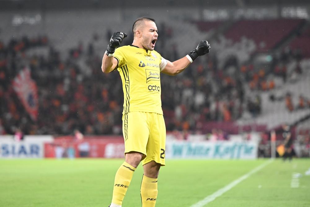Penjaga-gawang-Persija-Jakarta-Andritany-Ardhiyasa.jpg